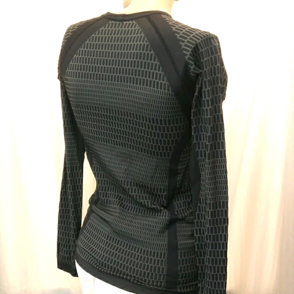 Lululemon Athletica Grey Running Shirt - Picture 7 of 9